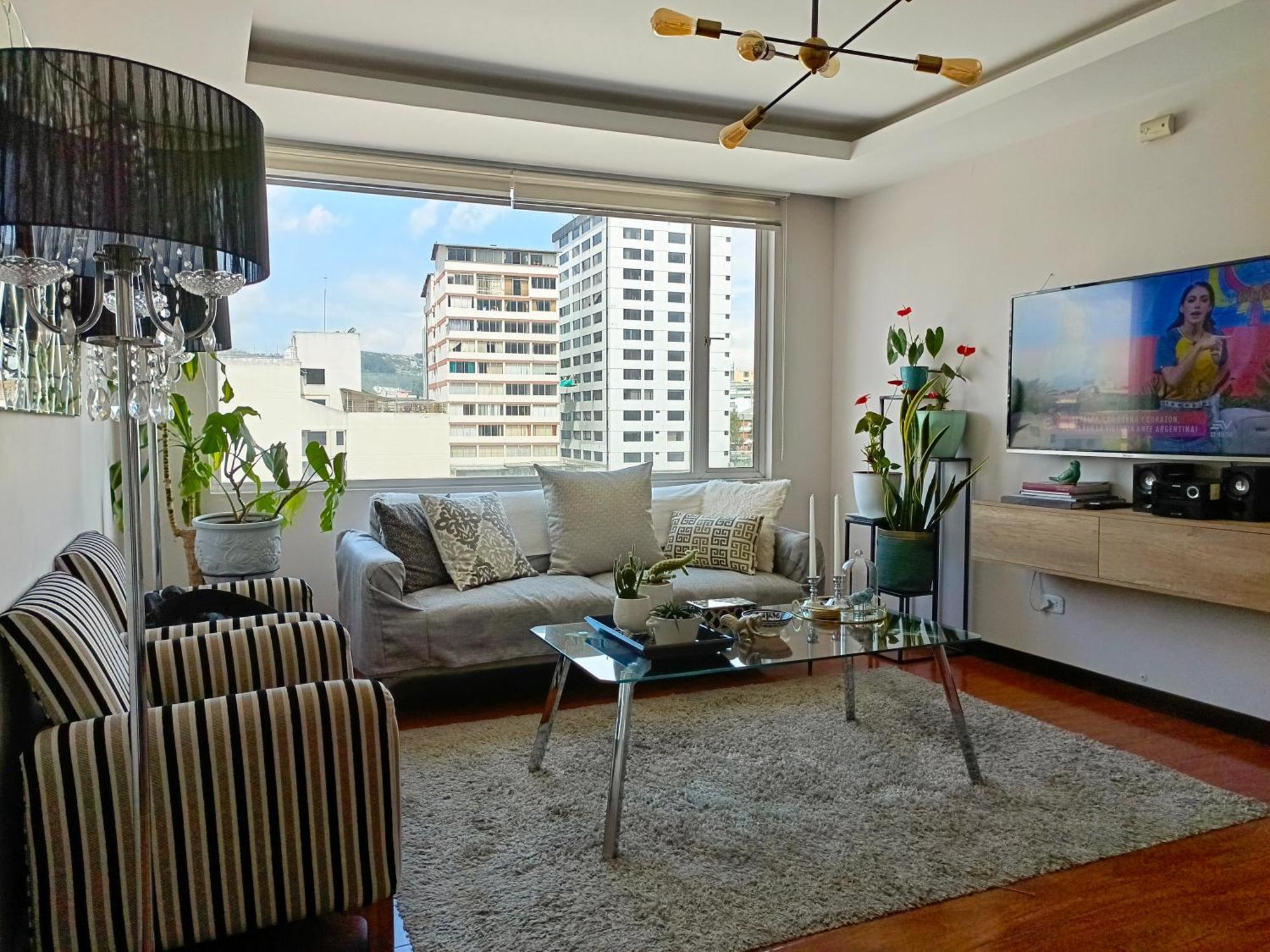 LA MARISCAL, Sector Universidades - BALCÓN - Piso 6 Apartamento Quito